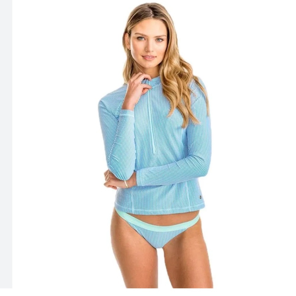 EUC Southern Tide Light Blue Striped Long Sleeve Seersucker Rashguard Sz L